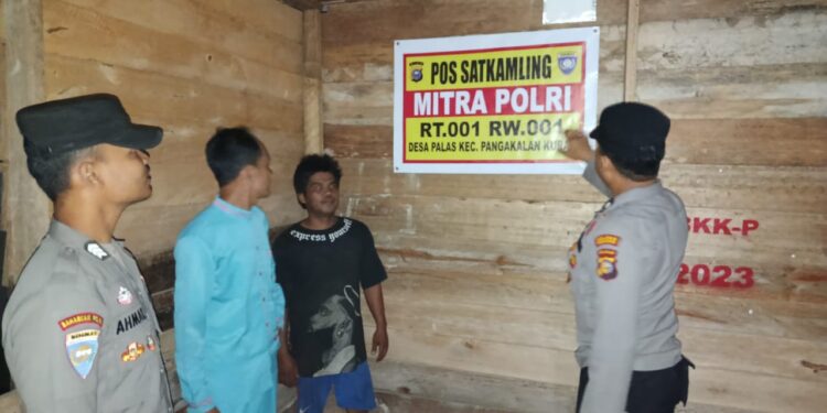 Polisi Tingkatkan Keamanan Lewat Pengecekan Pos Kamling