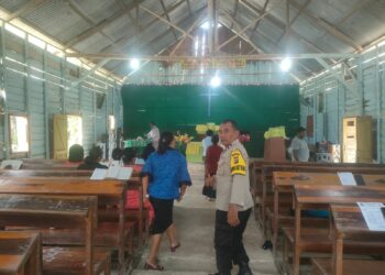 Polsek Langgam Gelar Ibadah Minggu Kasih di Gereja HKI Tambak