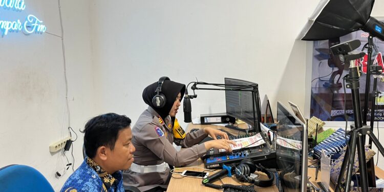 Kampanye Keselamatan di Kampar, Satlantas ‘Gaet’ Radio & Masyarakat, Kapolres: ‘Operasi Zebra Bukan Sekadar Tilang!’
