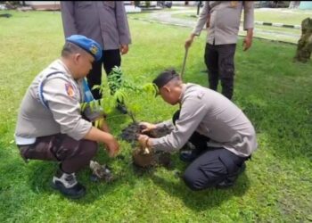 Polsek Bunut Gelar Penanaman Pohon dalam Rangka Hari Pohon Nasional 2025