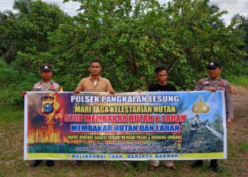 Sosialisasi Maklumat Kapolda Riau Soal Karlahut di Pangkalan Lesung