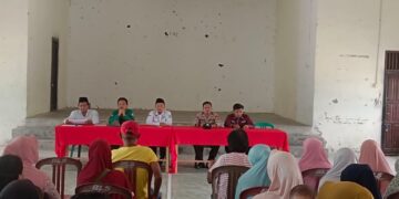 BLT Dana Desa Disalurkan kepada 29 Warga Bukit Lembah Subur, Polsek Kerumutan Lakukan Pengawasan