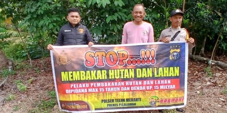 Polsek Teluk Meranti Sosialisasikan Maklumat Kapolda Riau dan Edukasi Warga Cegah Karhutla