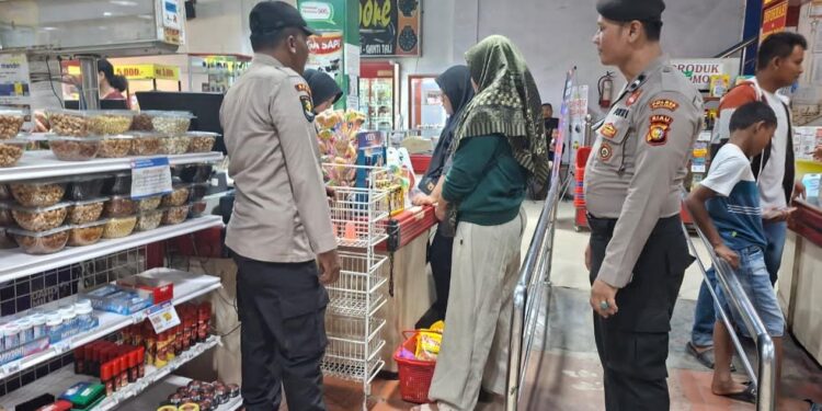 Polsek Pangkalan Kerinci Patroli di Pusat Keramaian dan SPBU, Situasi Wilayah Terpantau Kondusif