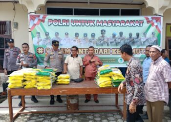 Polsek Kerumutan Gelar Pasar Murah Bekerja Sama dengan Bulog untuk Stabilkan Harga Pangan