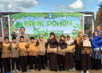 Kapolsek Pangkalan Kerinci Inisiasi Bank Pohon di Yayasan As-Salikin