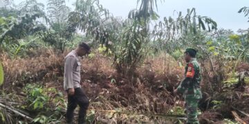 Polisi dan Koramil 09 Perkuat Sinergitas TNI–Polri di Desa Segati