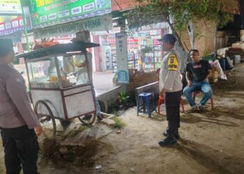 KRYD Polsek Langgam Gelar Patroli Malam Cegah Gangguan Kamtibmas di Desa