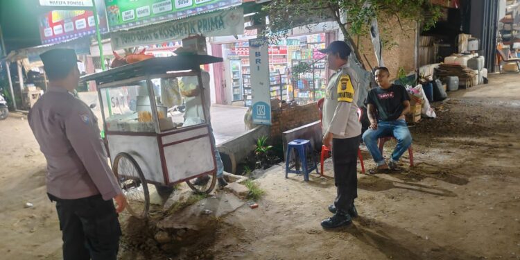 KRYD Polsek Langgam Gelar Patroli Malam Cegah Gangguan Kamtibmas di Desa