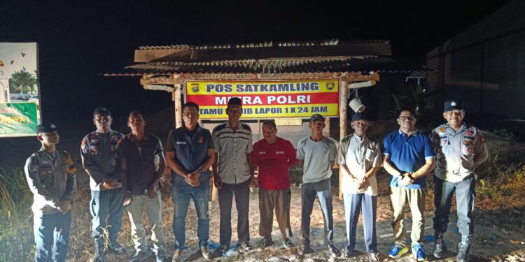 Pengecekan Pos Kamling, Polsek Pangkalan Kuras Intensifkan Harkamtibmas di Batangkulim