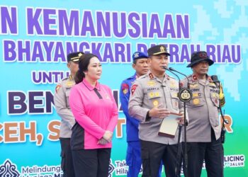 Polda Riau Kirim 6 Truk Bantuan Misi Kemanusiaan di Aceh-Sumut-Sumbar