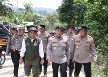 Menteri Kehutanan dan Kapolda Riau Terjun Langsung ke Lokasi Bencana di Agam, Percepatan Evakuasi dan Bantuan Terus Dikerahkan