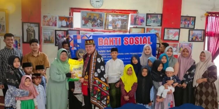 Menyambut Hari Bhakti Keminipas Pertama, Kantor Imigrasi Takengon Melaksanakan Bakti Sosial