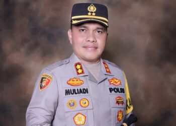 Kapolres Muliadi Ganti Uang Jalan Sopir Ambulans Relawan PAS yang Terlibat Laka Lantas