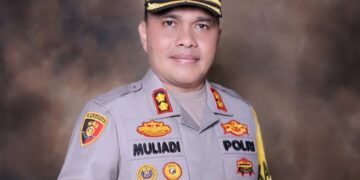 Kapolres Muliadi Ganti Uang Jalan Sopir Ambulans Relawan PAS yang Terlibat Laka Lantas