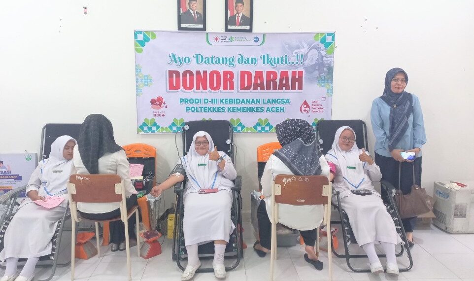 Upacara dan Donor Darah Warnai Peringatan HKN ke-61 di Prodi Kebidanan Poltekkes Kemenkes Aceh Kampus Langsa 