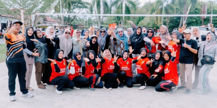 RSUD Langsa Raih Juara Tiga Turnamen Voli Peringatan Hari KORPRI 