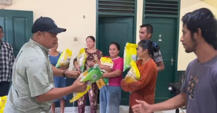 Kegiatan Sosial Terus di Lakukan PT Gren Palma Riau Jaya Bagikan 2 Ton Beras Berserta Paket Sembako kepada Warga Kepau Jaya dan Karyawan
