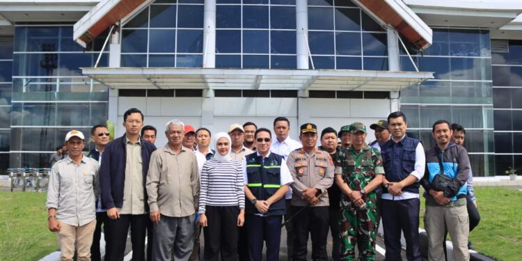 Anggota DPR RI Marlyn Maisarah, Istri Menlu RI Sugiono Salurkan Bantuan Kemanusiaan