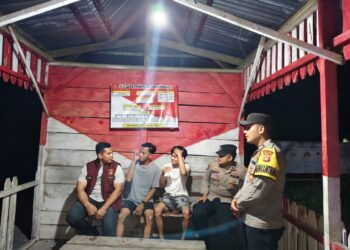 Perkuat Keamanan Lingkungan, Polsek Pangkalan Kuras Sambangi Pos Kamling