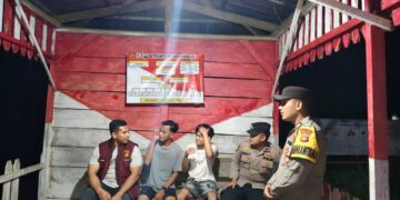 Perkuat Keamanan Lingkungan, Polsek Pangkalan Kuras Sambangi Pos Kamling