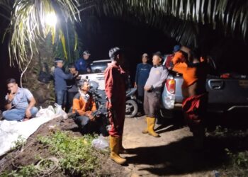 Polsek Kerumutan Bersama Tim Gabungan Patroli Karhutla Hingga Malam Hari