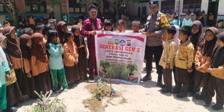 Polsek Kandis Gelar Green Policing di SDN 07 Libo Jaya, Tanamkan Kepedulian Lingkungan Sejak Usia Dini