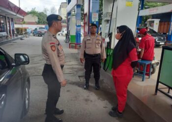 Polsek Pangkalan Kerinci Patroli ke Swalayan dan SPBU, Pastikan Situasi Tetap Aman dan Kondusif