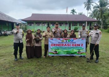 Polsek Kuala Kampar Tanam Bibit Mangga Dukung Program Green Policing Kapolda Riau