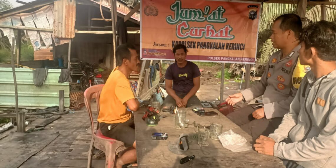 Polsek Pangkalan Kerinci Gelar Jumat Curhat, Warga Keluhkan Jalan Berdebu di Koridor PT RAPP