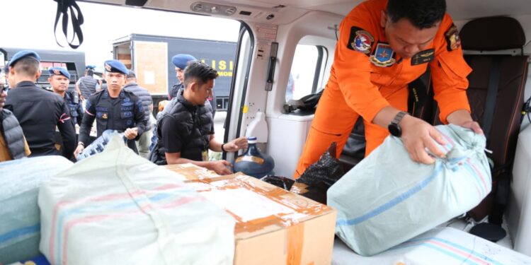 Polda Aceh Kembali Kirimkan Bantuan Dan Nakes Untuk Korban Banjir Di Aceh Tamiang