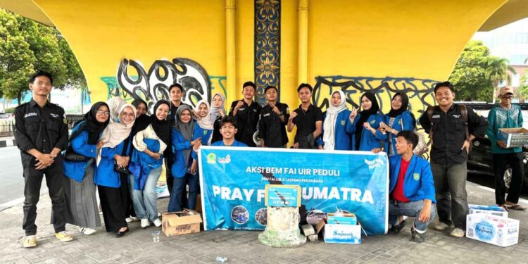 BEM FAI UIR Gelas Aksi Kemanusiaan Untuk Korban Bencana Alam Di Pulau Sumatera