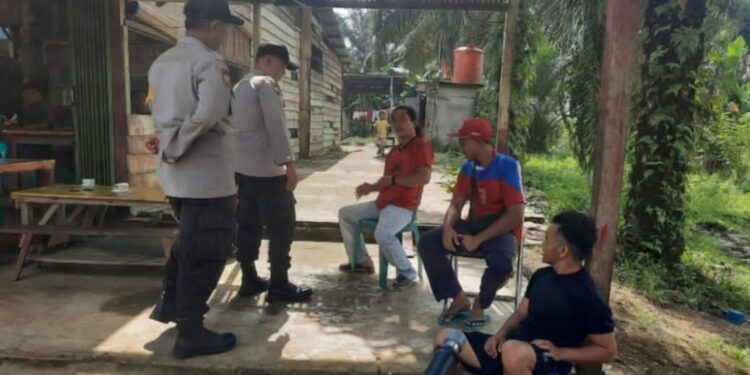 Polsek Ukui Gelar Patroli dan Edukasi Kamtibmas, Wujudkan Lingkungan Aman dan Kondusif