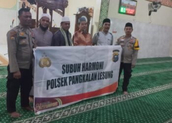 Lewat Subuh Harmoni, Polsek Pangkalan Lesung Sampaikan Himbauan Kamtibmas ke Warga