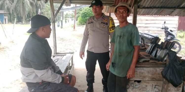 Bhabinkamtibmas Polsek Bunut Sambangi Warga untuk Jaga Keamanan dan Cegah Karhutla