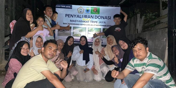 Bantuan Logistik Masyarakat Mahasiswa Untuk Sepuluh Desa Di Tripe Jaya