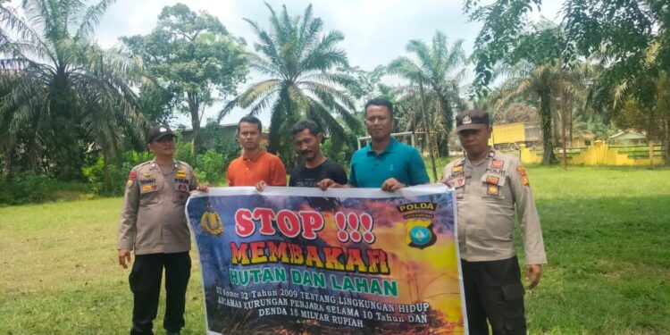 Polsek Ukui Laksanakan Patroli dan Himbauan Karhutla di Wilayah Kec. Ukui