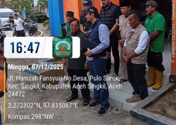 Mantan Pj Bupati Aceh Singkil Marthunis Salurkan Bantuan Untuk Korban Banjir