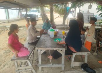Bhabinkamtibmas Langgam Sambang Warga, Himbau Masyarakat Jauhi Narkoba dan Karhutla