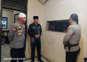 Polsek Pangkalan Kuras Gelar Binrohtal dengan Tema “Takwa dan Perencanaan Hidup Mukmin” di Rutan Polsek
