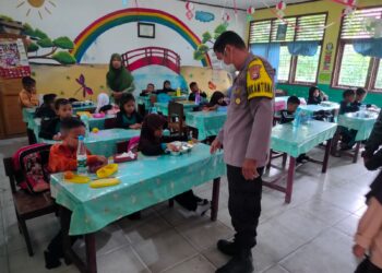 Kapolsek Kerumutan Ikuti Loaunching Perdana Program Makan Bergizi Gratis di SDN 009