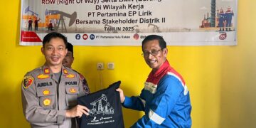 Kapolsek Ukui Dampingi Pertamina Sosialisasikan Penyisipan Pipa dan Pengelolaan BMN di Pelalawan