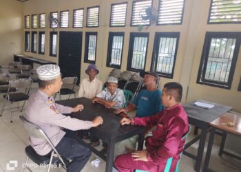 Polsek Kerumutan Gelar “Jumat Curhat”, Warga Sampaikan Keluhan Remaja Nongkrong Hingga Larut Malam