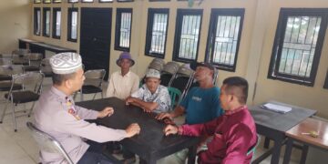 Polsek Kerumutan Gelar “Jumat Curhat”, Warga Sampaikan Keluhan Remaja Nongkrong Hingga Larut Malam