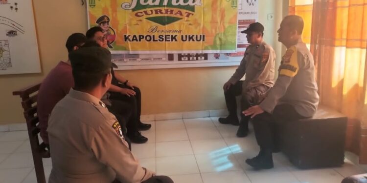 Polsek Ukui Gelar Jumat Curhat, Warga Dihimbau Cegah Karhutla dan Awasi Remaja