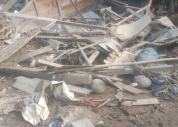 Derita Pengungsi Di Tanah Luas : Rumah Hanyut, Bantuan Minim, Harapan Menipis