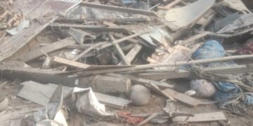 Derita Pengungsi Di Tanah Luas : Rumah Hanyut, Bantuan Minim, Harapan Menipis