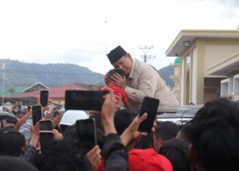 Presiden RI Prabowo Kunjungi Pengungsian Di Mesjid Al Albrar Kebayakan