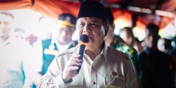 Prabowo Cek Pengungsian : Meski Tak Punya Tongkat Nabi Musa, Tapi Kami Bekerja Keras