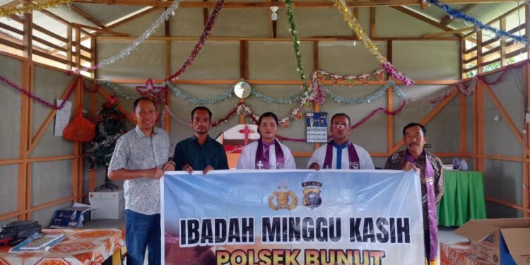 Polisi Bunut Gelar Minggu Kasih di Desa Merbau, Sampaikan Pesan Kamtibmas dan Waspada Hoaks